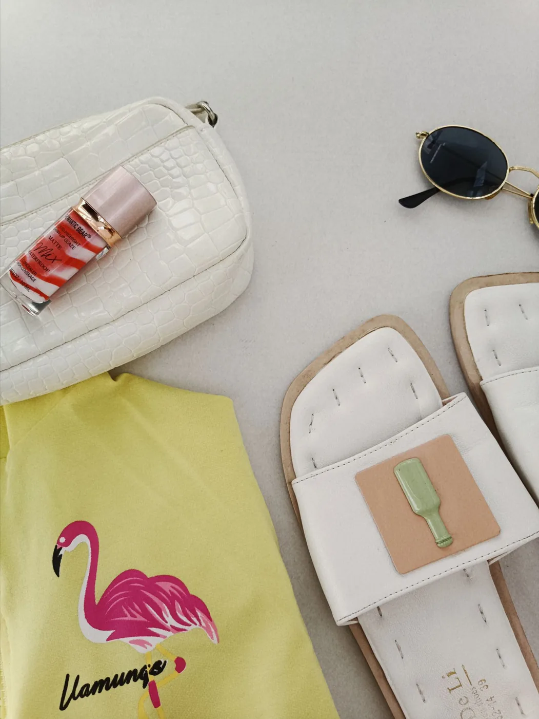 Sac, lunettes et accessoires pour les journées d’été